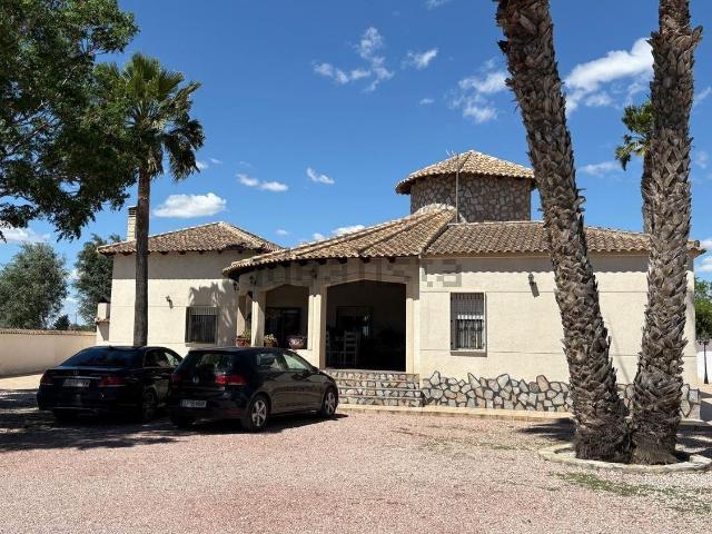 Chalet, Catral