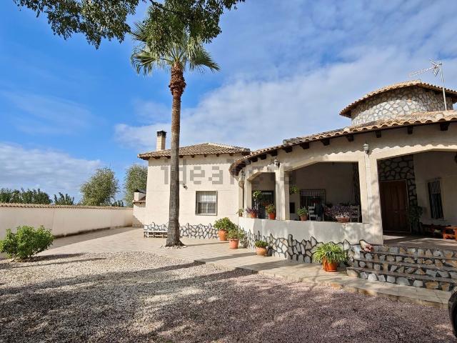 Chalet, Catral