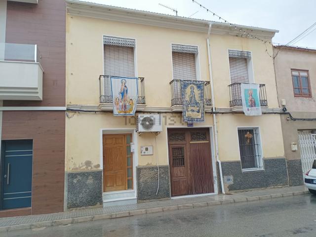 Chalet, Catral