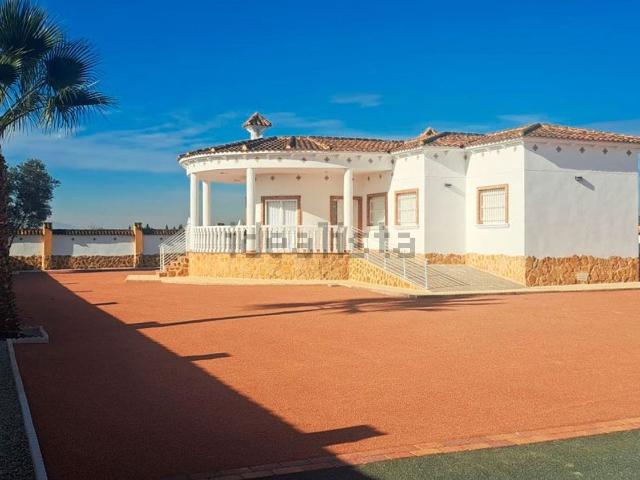 Chalet, Catral