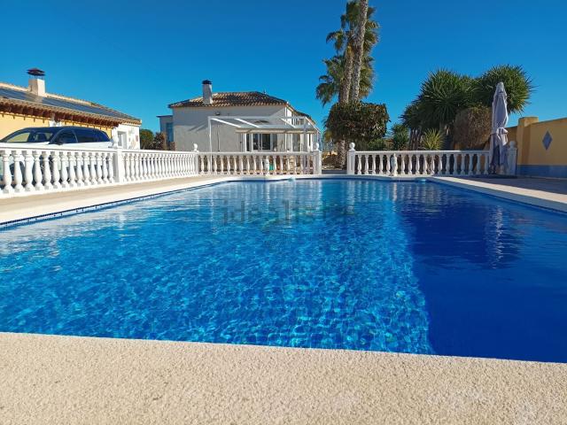 Chalet, Catral