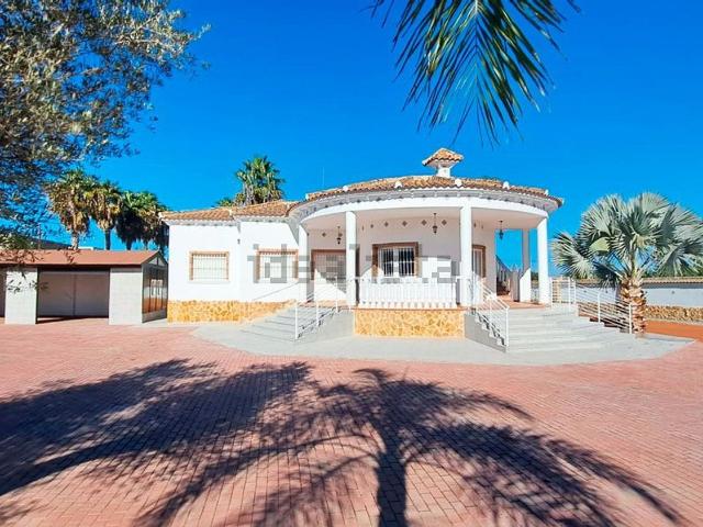 Chalet, Catral