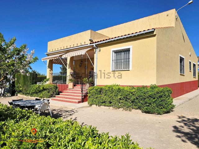 Chalet, Caudete