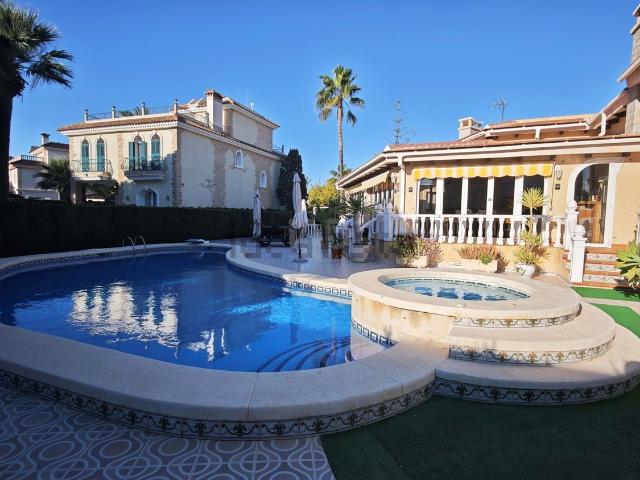 Chalet, Cabo Roig, Orihuela