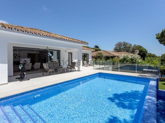 Chalet, Cabopino Artola, Marbella