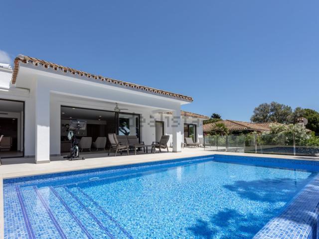 Chalet, Cabopino Artola, Marbella