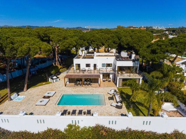 Chalet, Cabopino Artola, Marbella