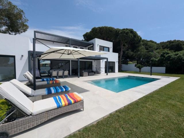 Chalet, Cabopino Artola, Marbella