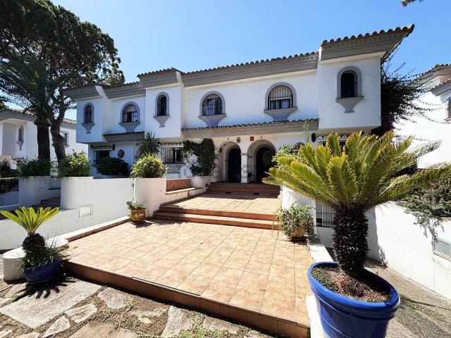 Chalet, Cabopino Artola, Marbella