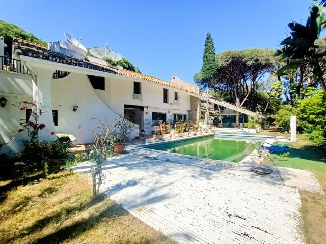 Chalet, Cabopino Artola, Marbella