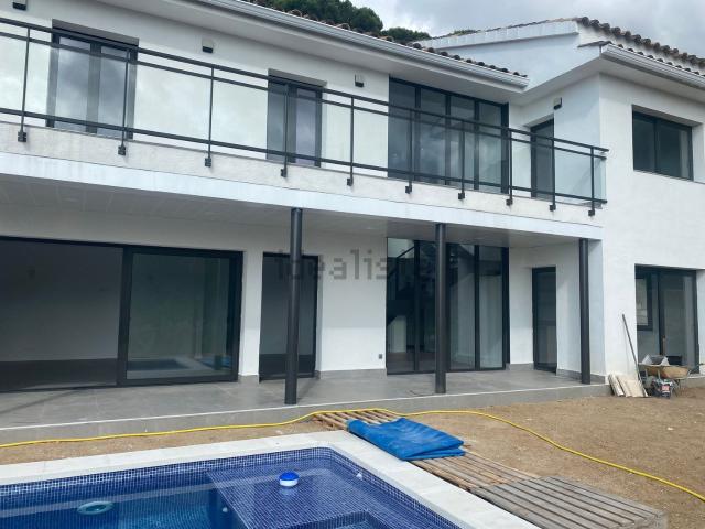 Chalet, Cabrils