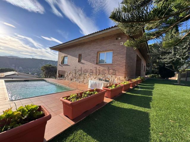 Chalet, Cabrils
