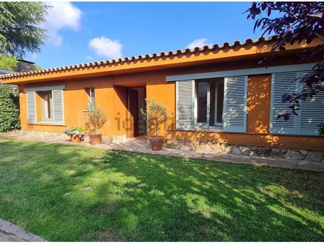 Chalet, Cabrils