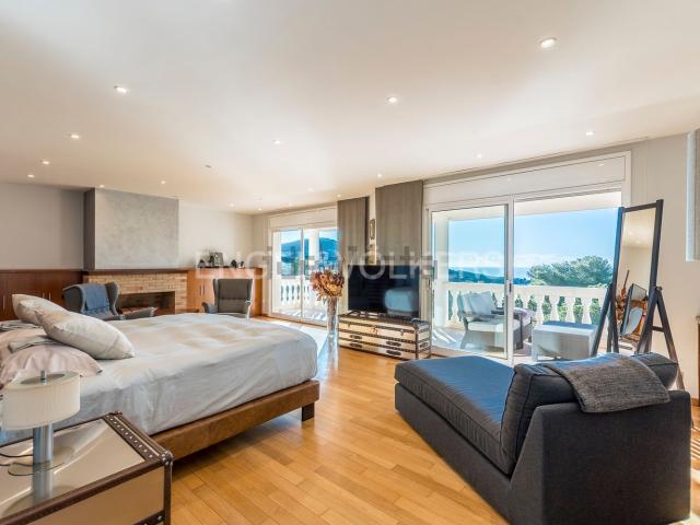 Chalet, Cabrils
