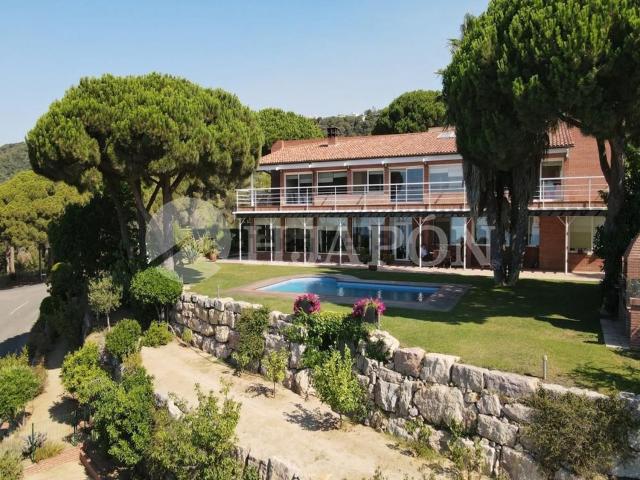 Chalet, Cabrils
