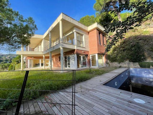 Chalet, Cabrils