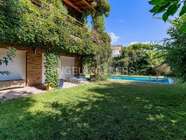 Chalet, Cabrils