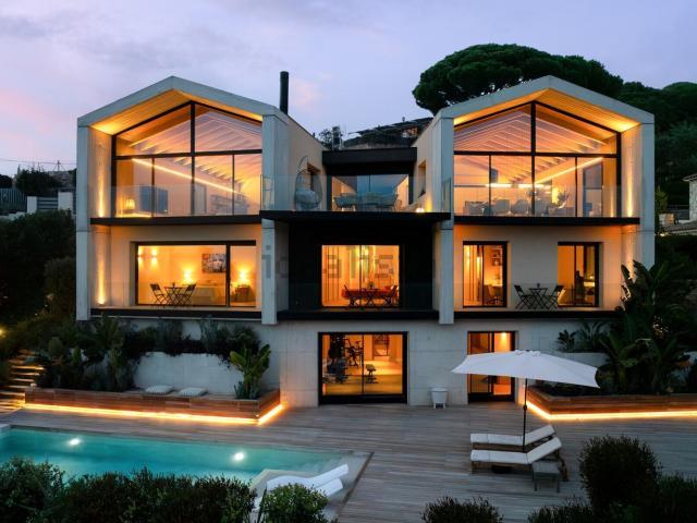 Chalet, Cabrils