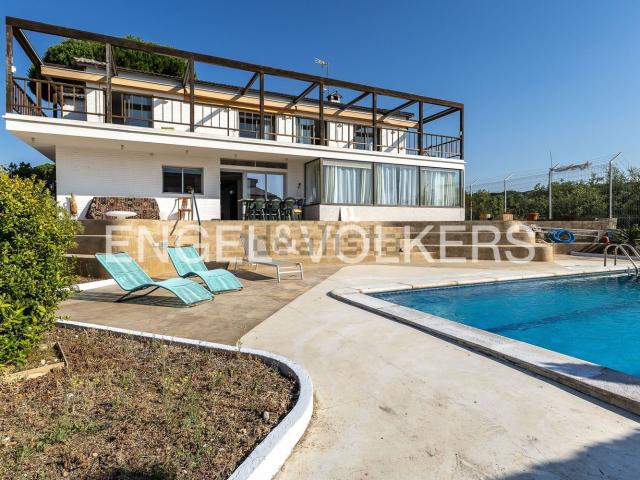 Chalet, Caldes d&apos Estrac
