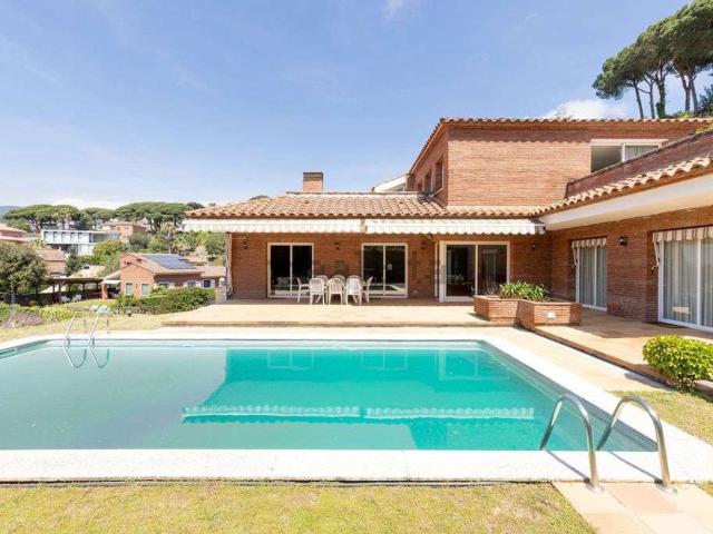 Chalet, Caldes d&apos Estrac