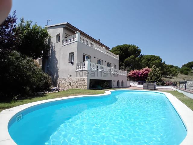 Chalet, Calella