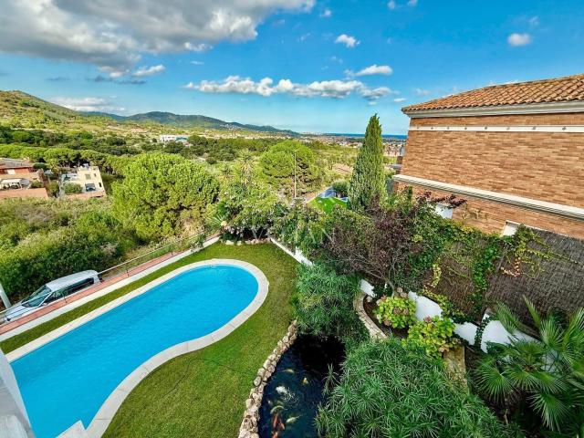 Chalet, Calella