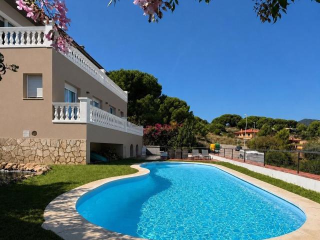 Chalet, Calella