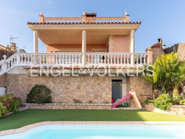 Chalet, Calella