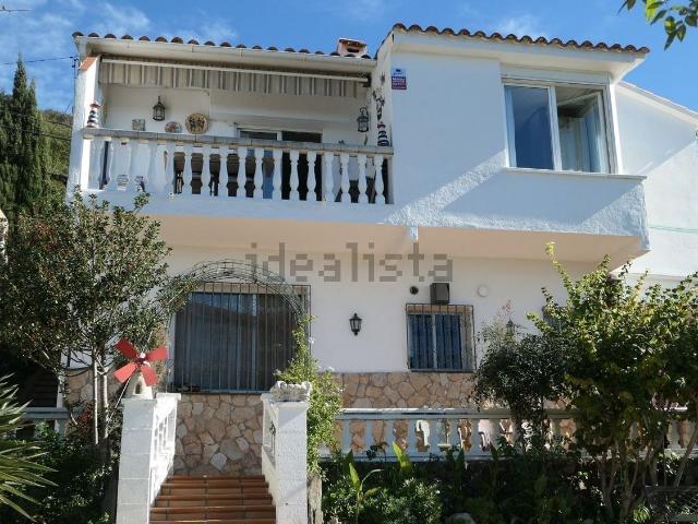 Chalet, Calella