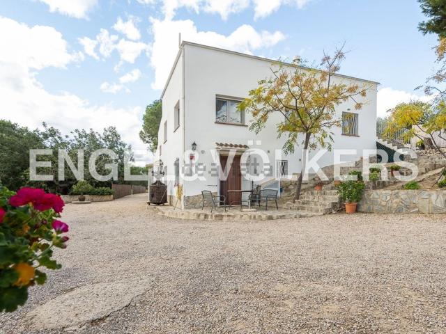 Chalet, Calig