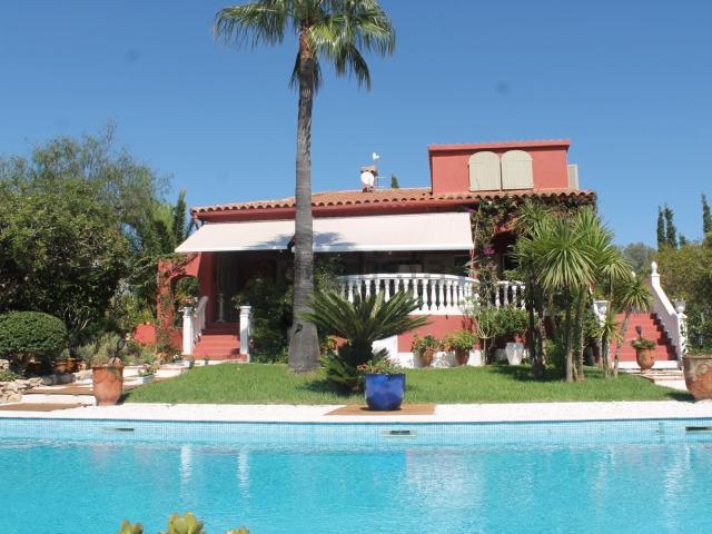 Chalet, Calig