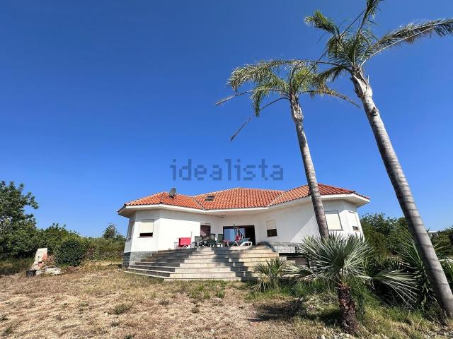 Chalet, Calig