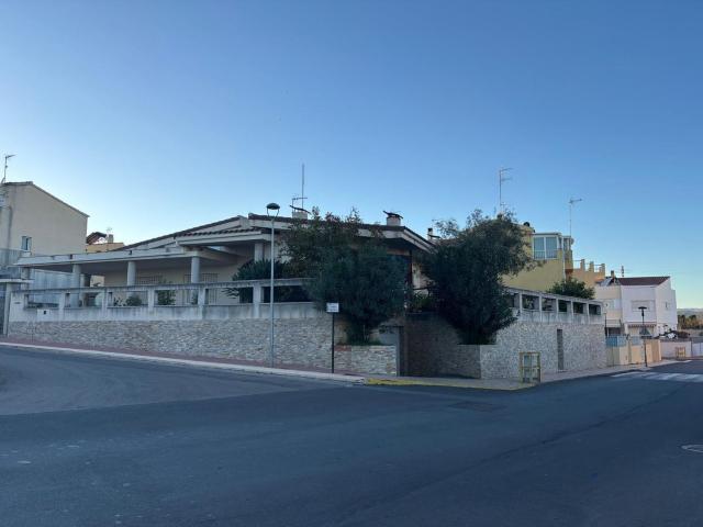 Chalet, Calig