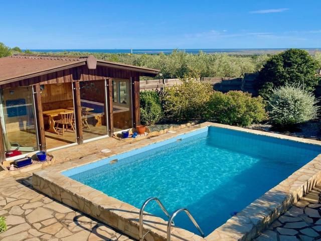 Chalet, Camarles