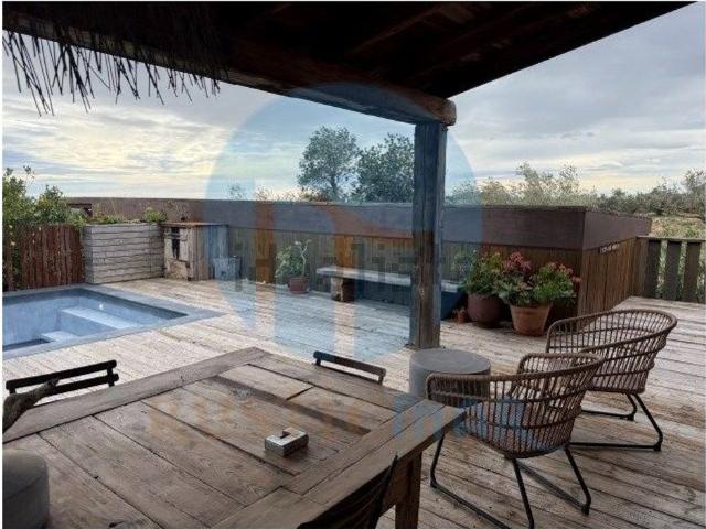 Chalet, Camarles
