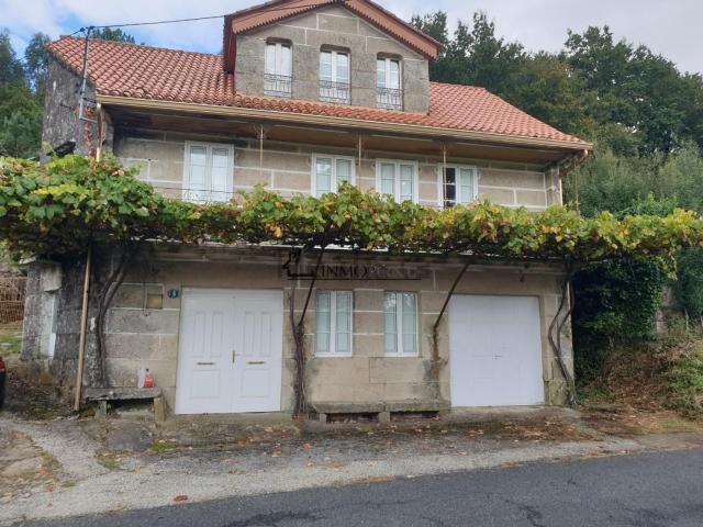 Chalet, Campo Lameiro