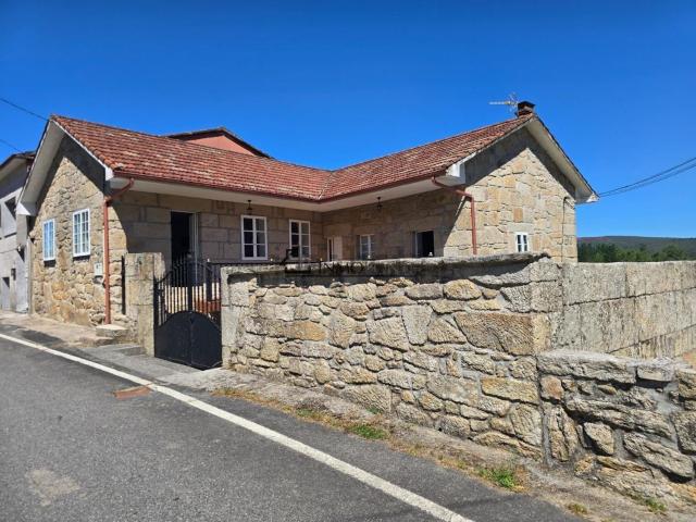 Chalet, Campo Lameiro