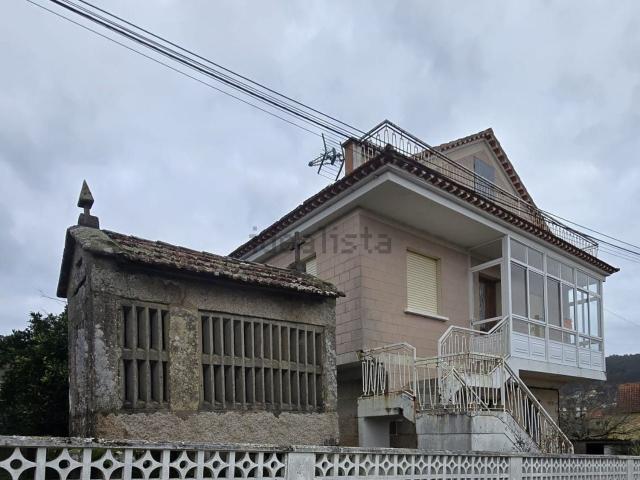 Chalet, Cangas
