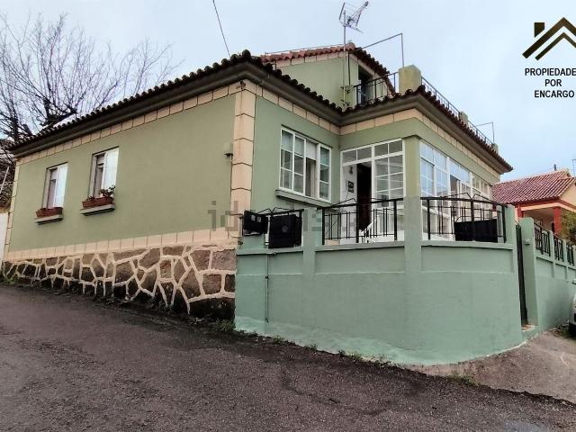 Chalet, Cangas