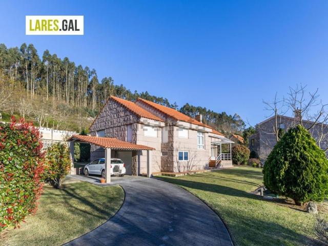 Chalet, Cangas