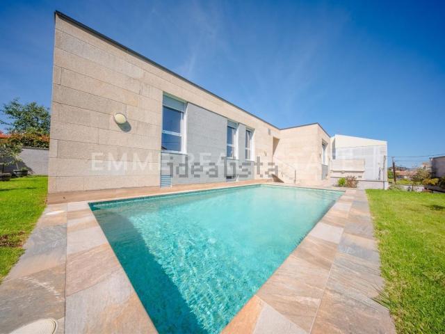 Chalet, Cangas