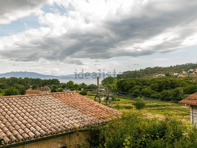 Chalet, Cangas
