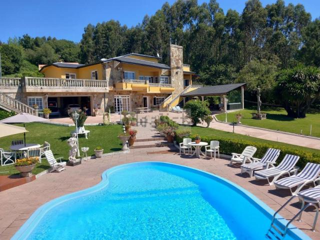 Chalet, Cangas