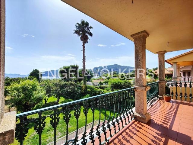 Chalet, Cangas
