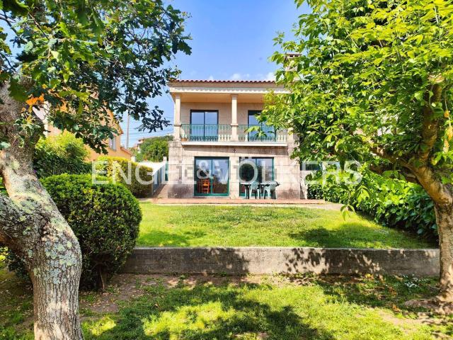 Chalet, Cangas