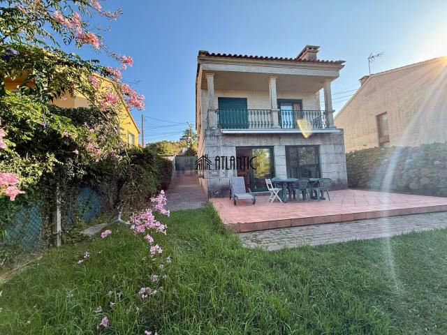 Chalet, Cangas