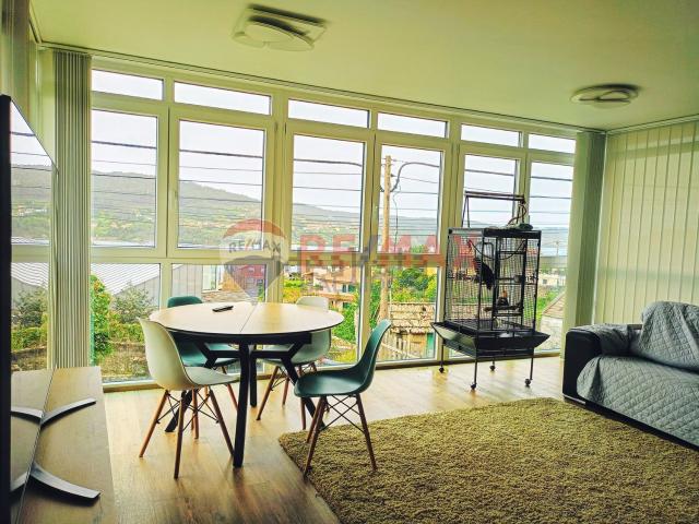 Chalet, Cangas