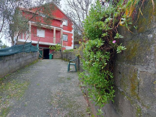 Chalet, Cangas