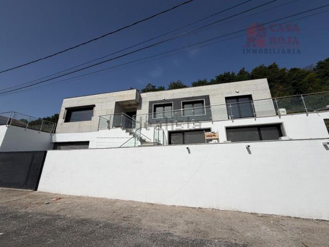 Chalet, Cangas