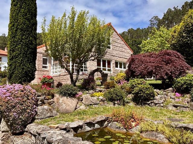 Chalet, Cangas